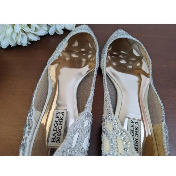Badgley Mischka GORGEOUS Gigi Crystal Pointed Toe Ivory Flats-10 - Picture 9 of 10
